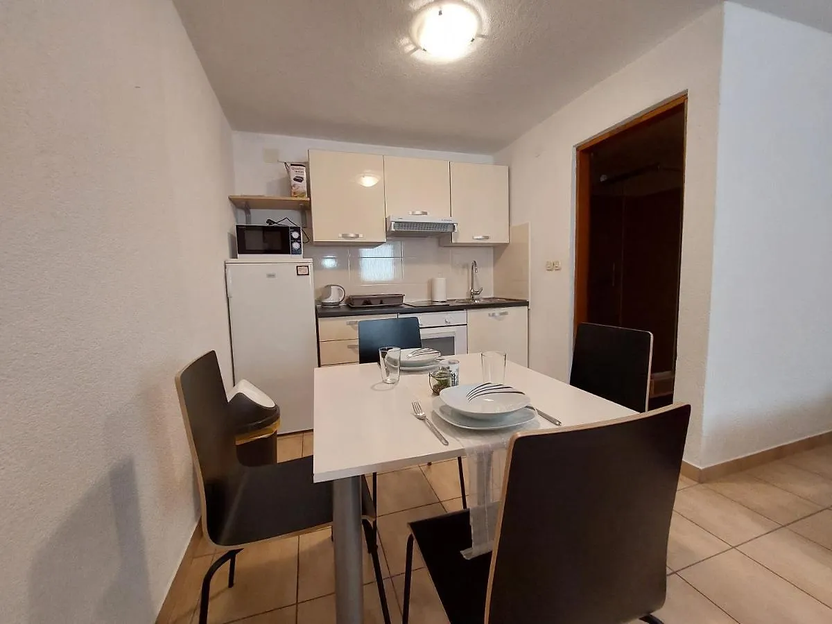 Sofija Apartmani Vir